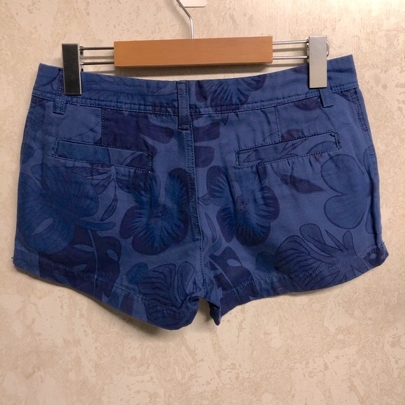 Arizona Jean Company Tropical Print Shorts - Picture 2 of 2